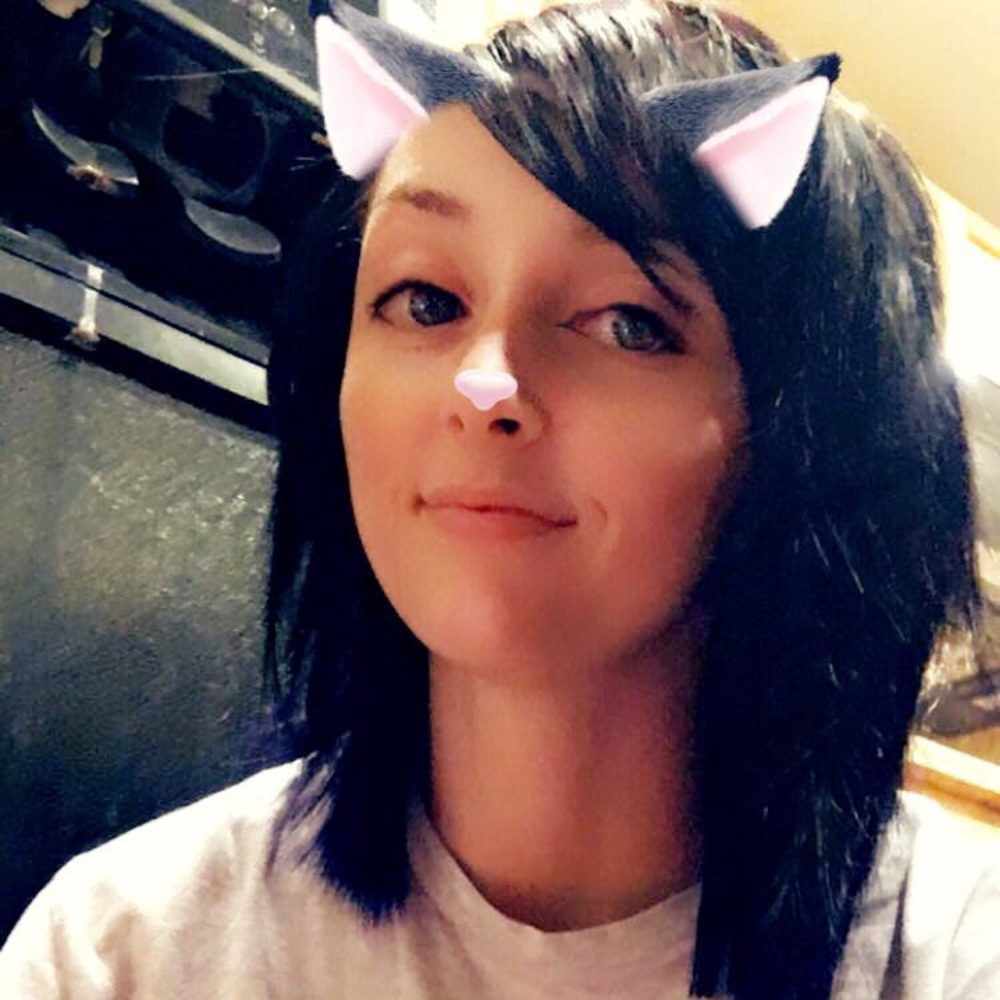 Meet your Posher, Chloe